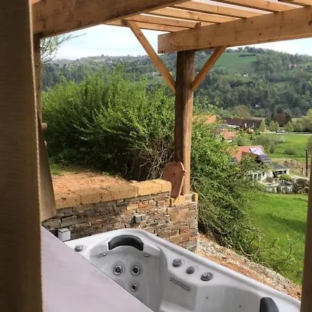 Haus Sulmwirtmueller Mit Jacuzzi Und Sauna Chalé Großklein